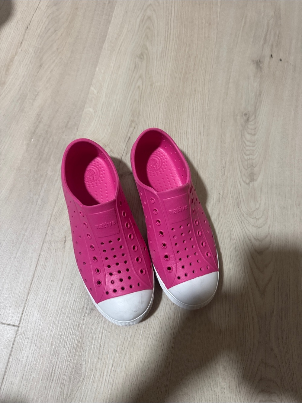 Native Kids Water Shoes in Hot Pink with White Toe